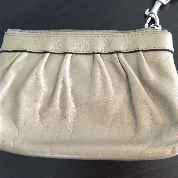 Mini cream Coach brand party clutch any occasion - Picture 4 of 6